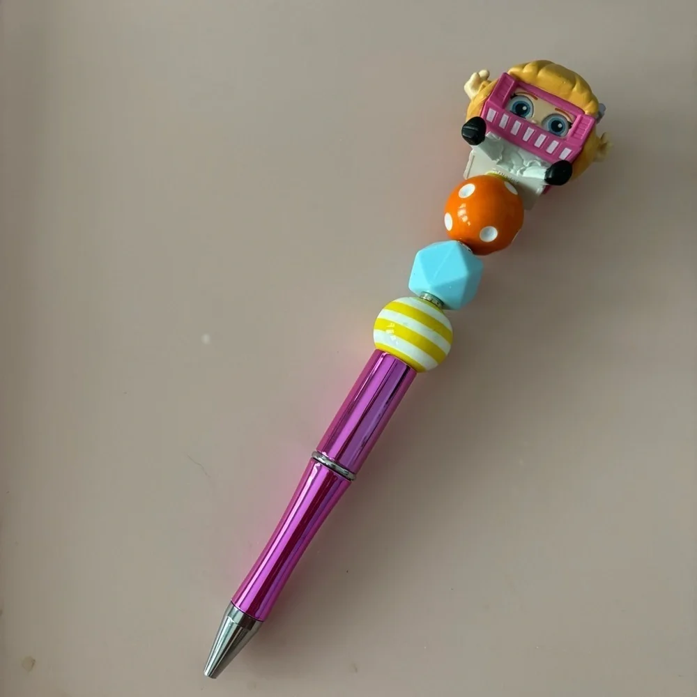 Disney Doorables: Alice in Wonderland: Alice in hat handmade beaded pen